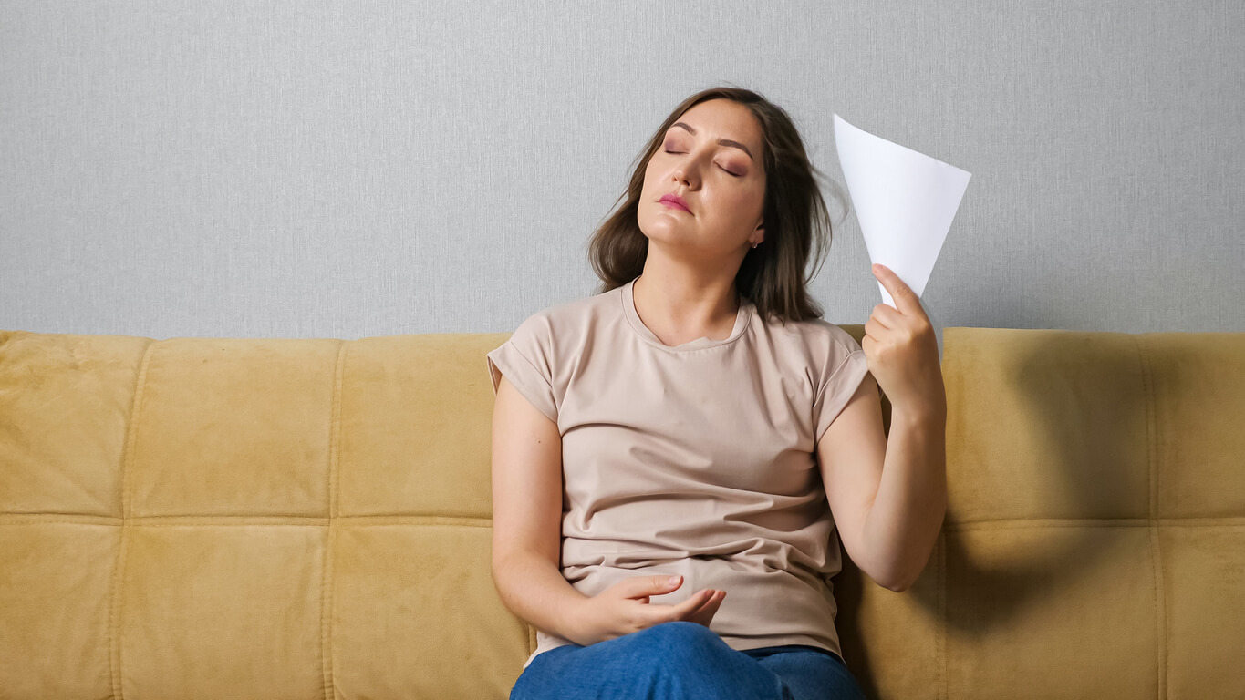 Woman uncomfortable with AC broken